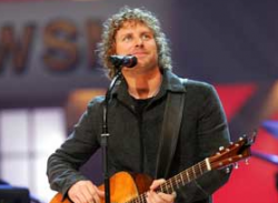 Dierks-Bentley-at-the-Opry
